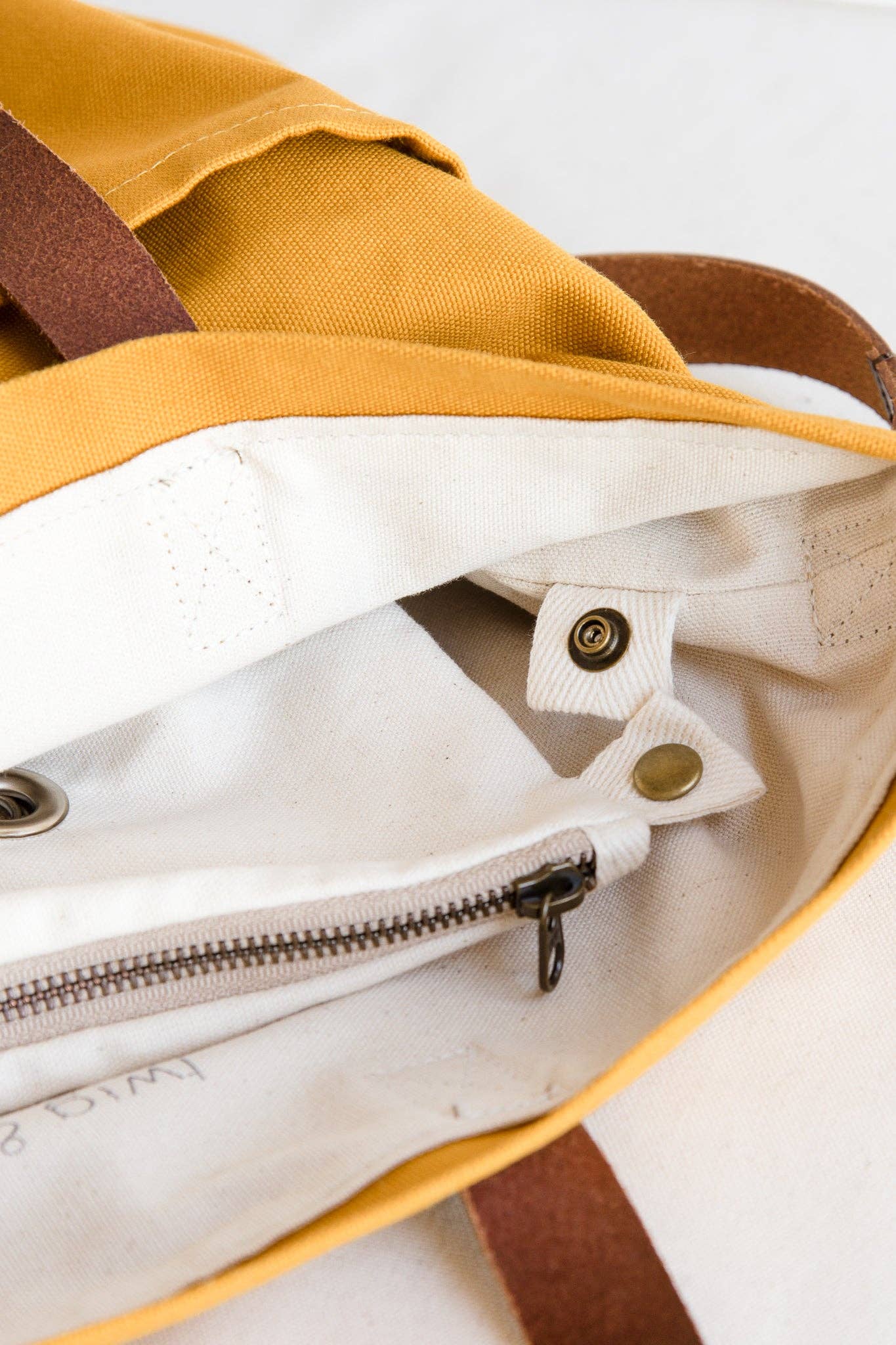 Canvas crossbody project tote - homesewn