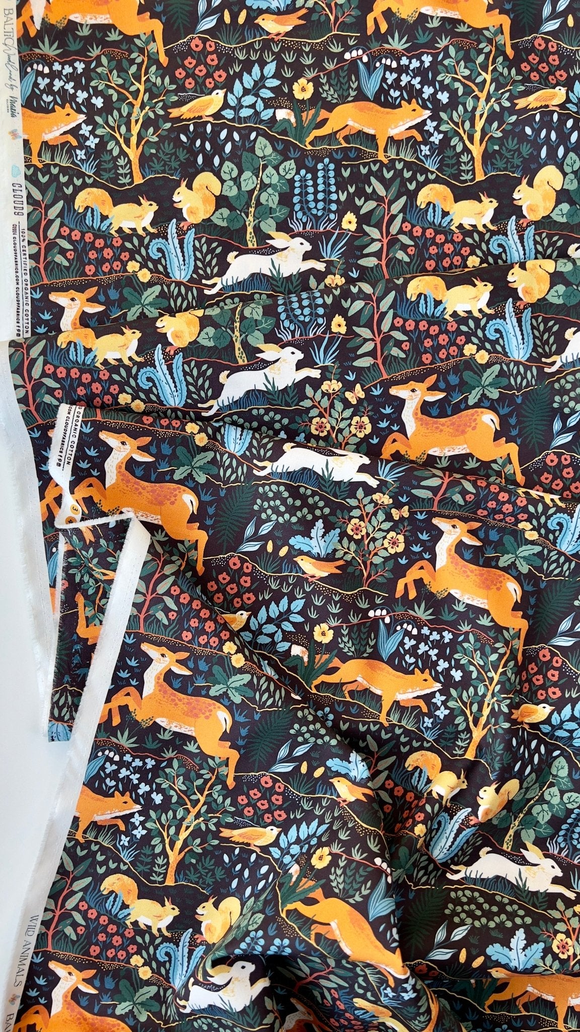 ORGANIC Wild Animals - Dark - Cloud 9 Quilting Cotton - homesewn